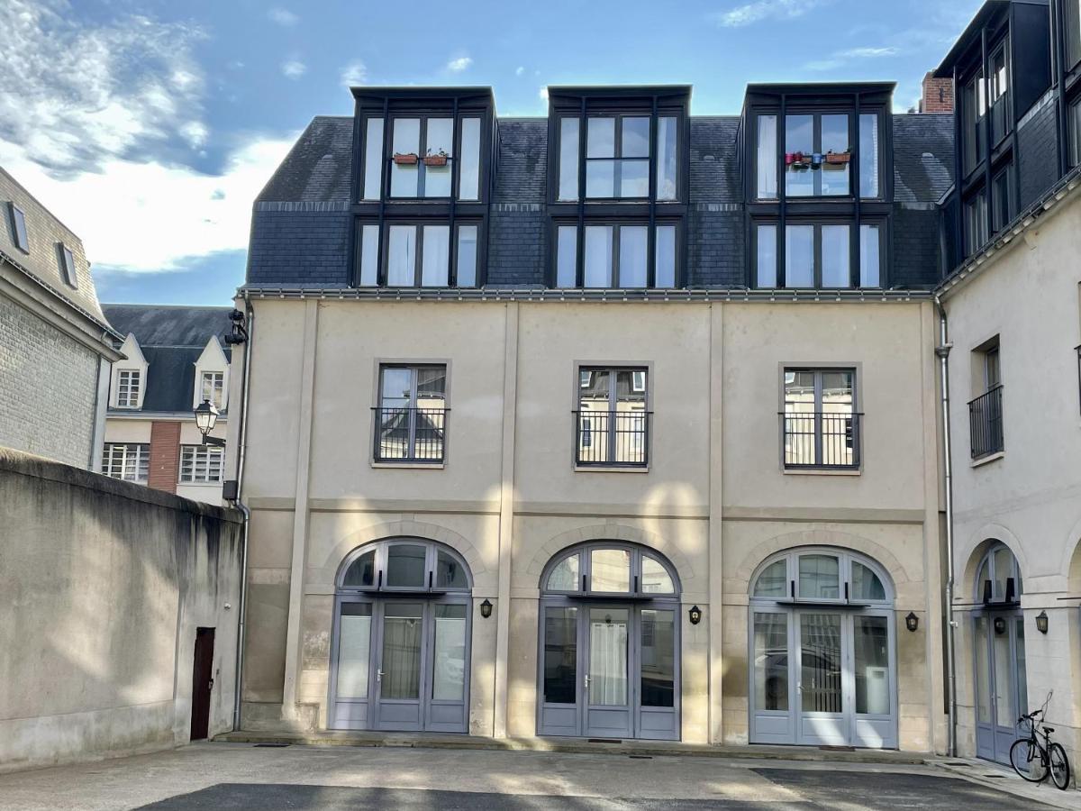 Le Baleschoux - Parking - Prestiplace Collection Tours Buitenkant foto