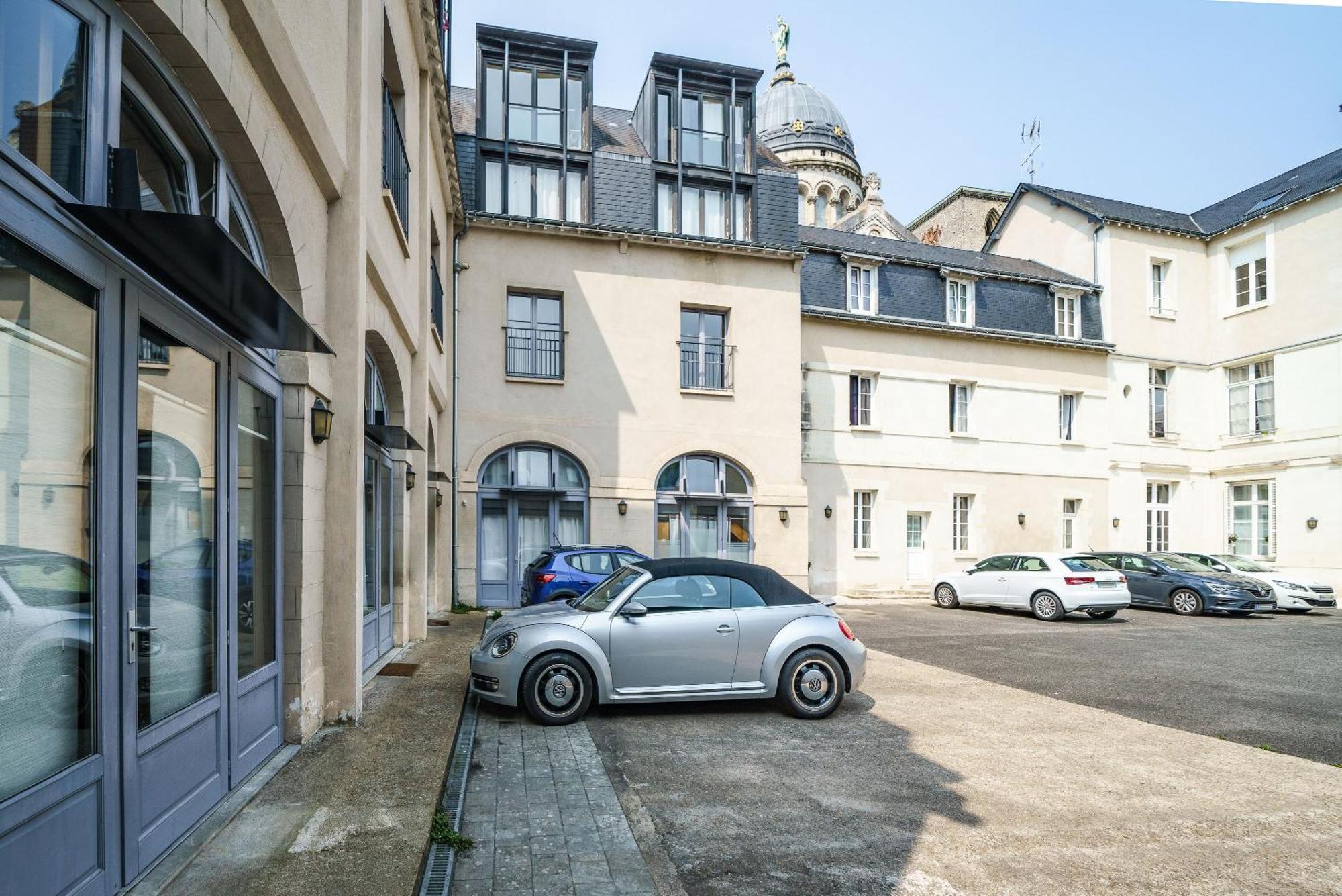 Le Baleschoux - Parking - Prestiplace Collection Tours Buitenkant foto